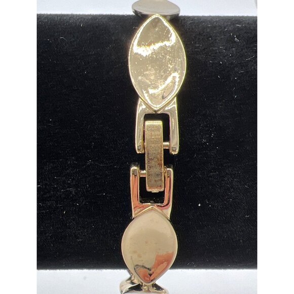 Monet Gold-Tone Oval Link Bracelet 8 Inch Elegant Design Womens Jewelry - Picture 2 of 6